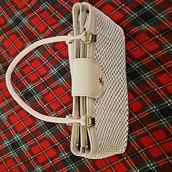 White R Purse - Chain Mail - Picture 12 of 16